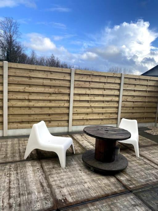 Entre Ville Et Campagne Appartement Cosy Avec Parking Et Terrasse Wood Coutiches Экстерьер фото